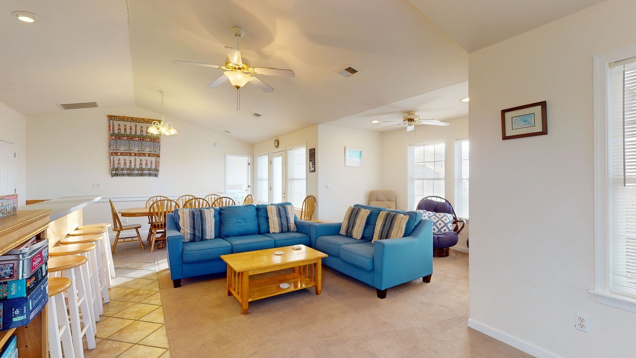 Photo of Livingroom in Waves