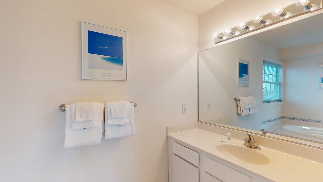 Photo of Bathroom in Waves