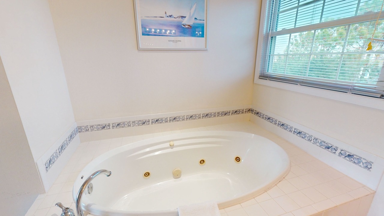 Photo of Bathroom in Waves