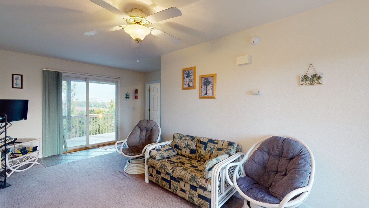Photo of Livingroom in Waves