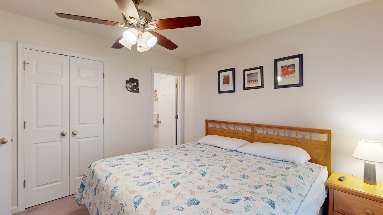 Photo of Bedroom in Waves