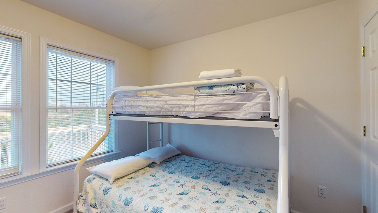 Photo of Bedroom in Waves