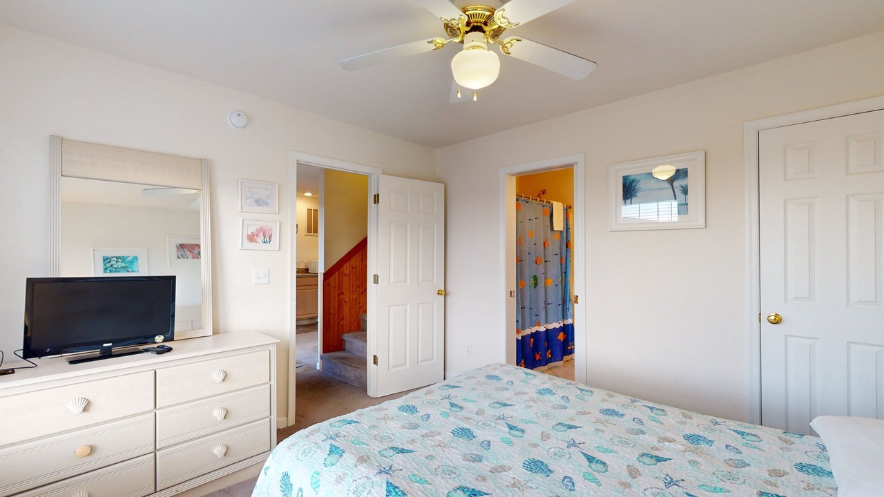 Photo of Bedroom in Waves