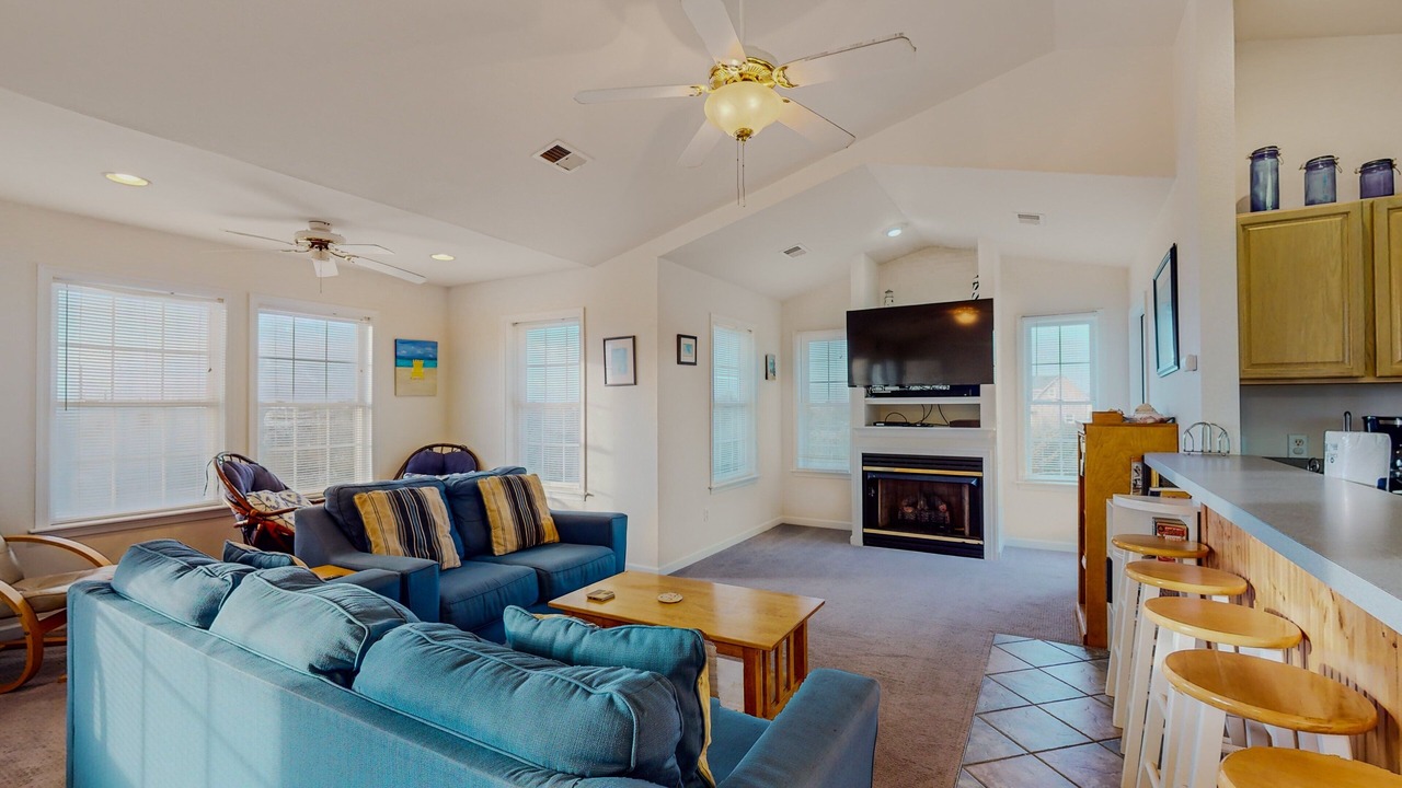 Photo of Livingroom in Waves