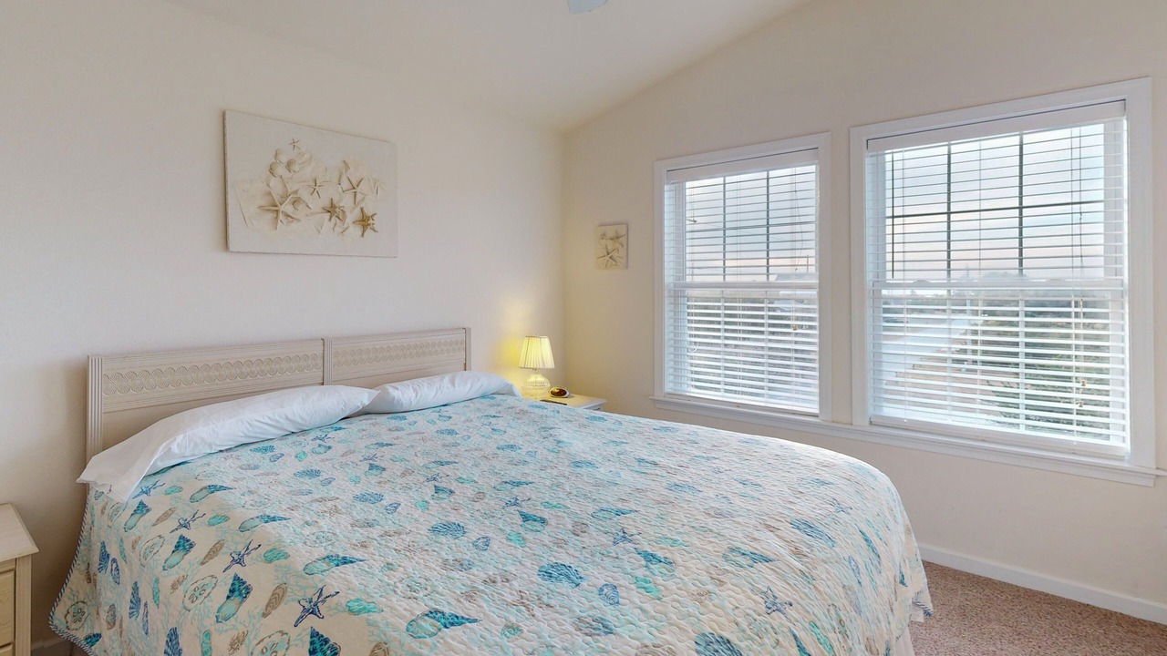 Photo of Bedroom in Waves