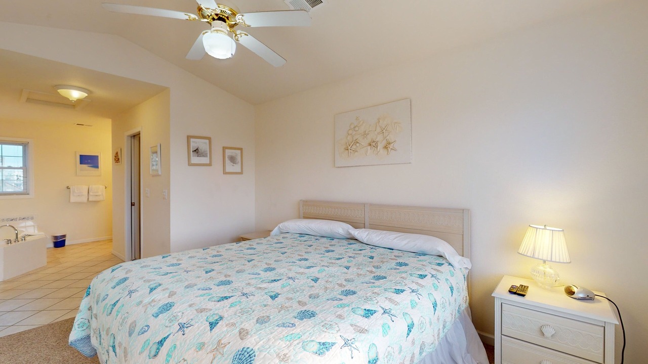 Photo of Bedroom in Waves
