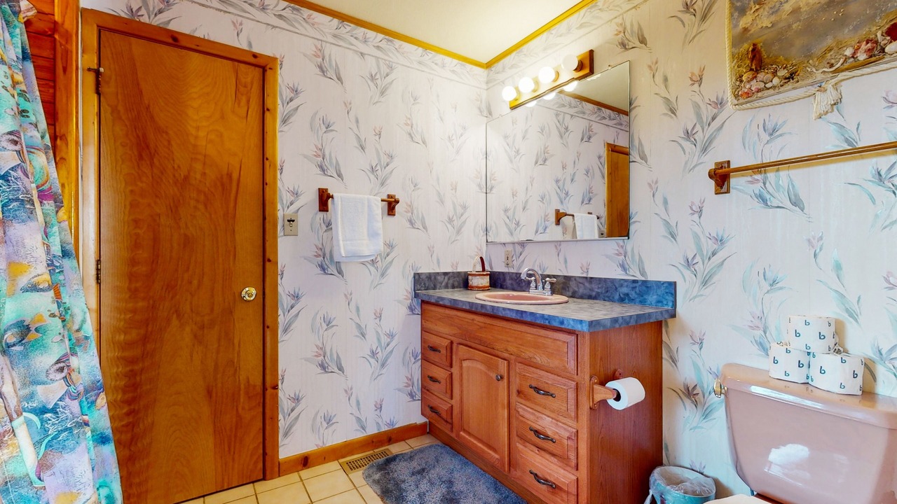Photo of Bathroom in Waves