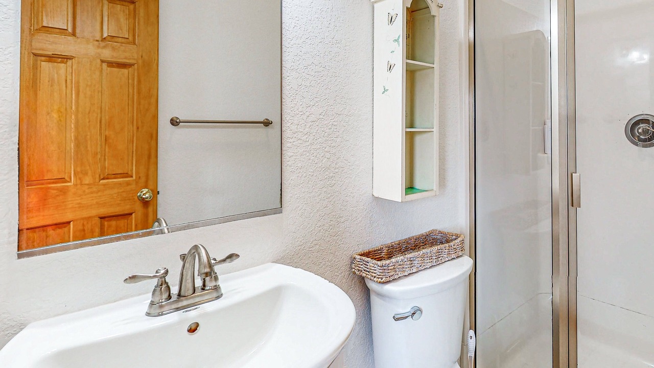 Photo of Bathroom in Waves