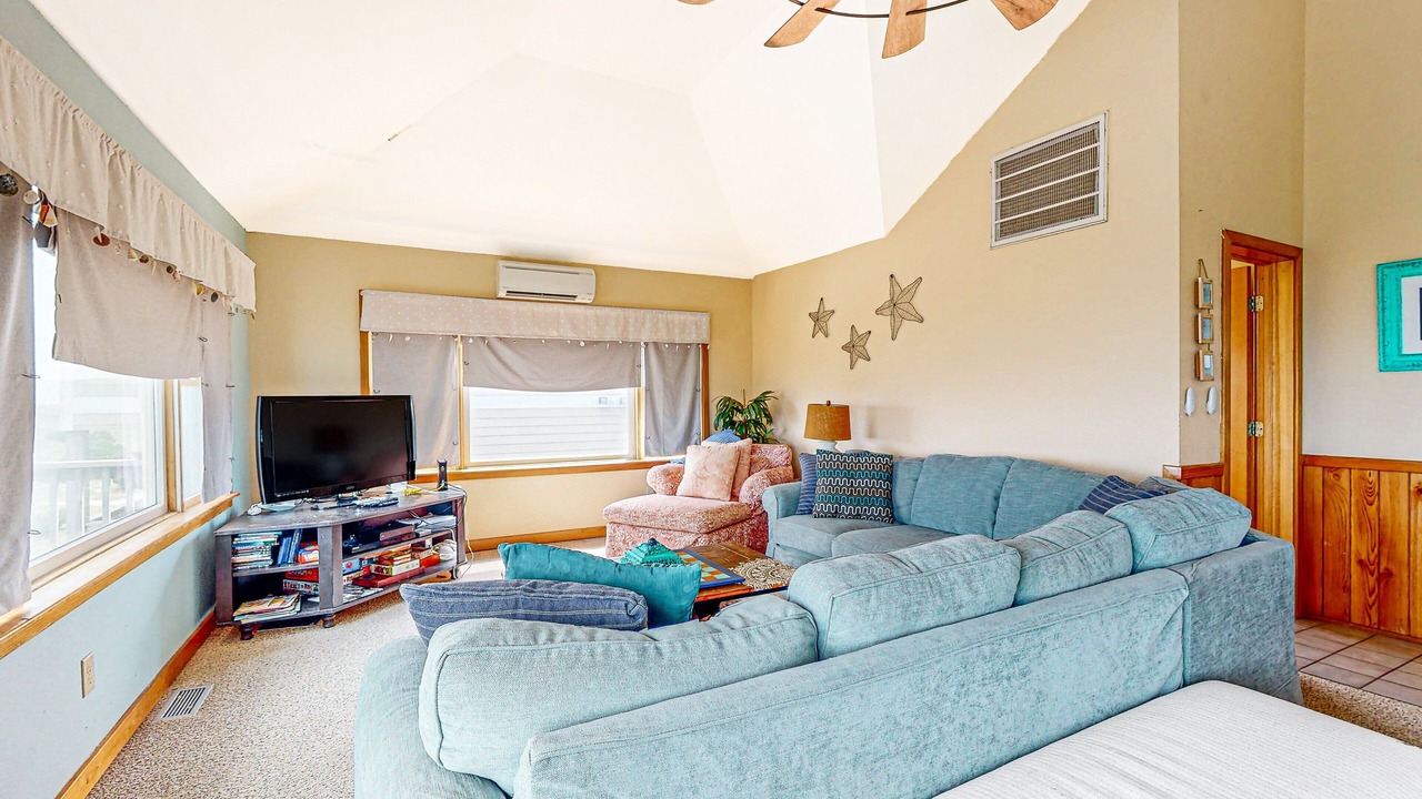 Photo of Livingroom in Waves