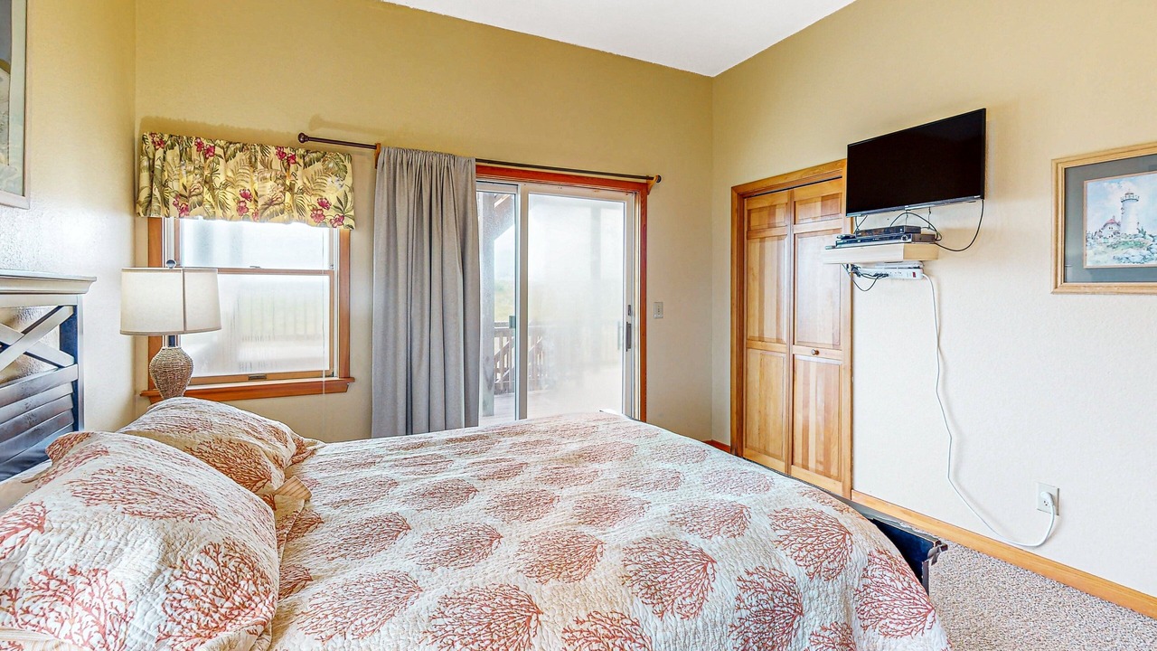 Photo of Bedroom in Waves