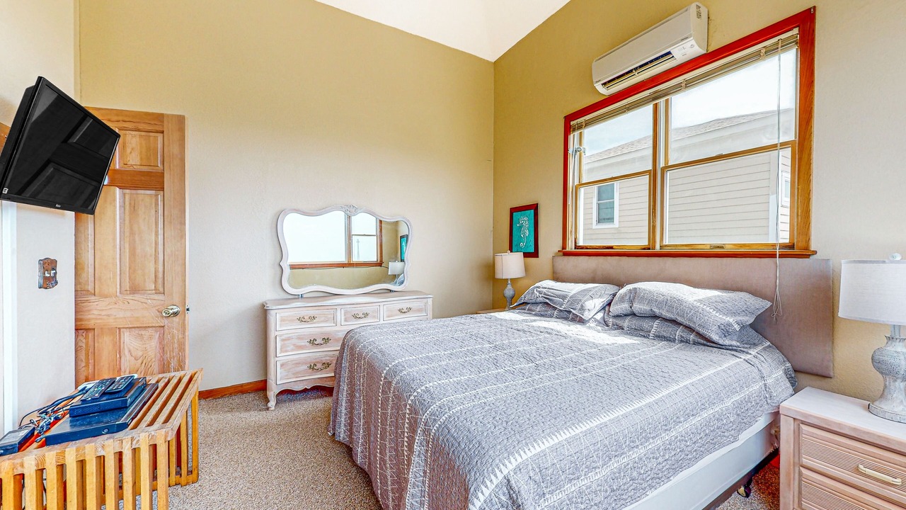 Photo of Bedroom in Waves