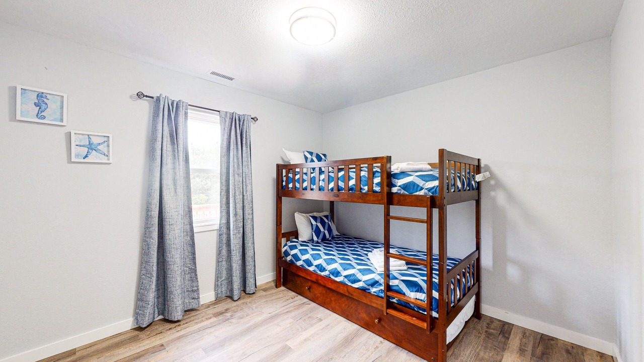 Photo of Bedroom in Waves