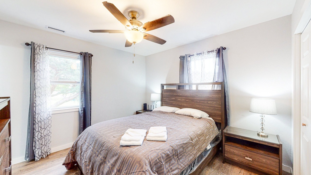Photo of Bedroom in Waves