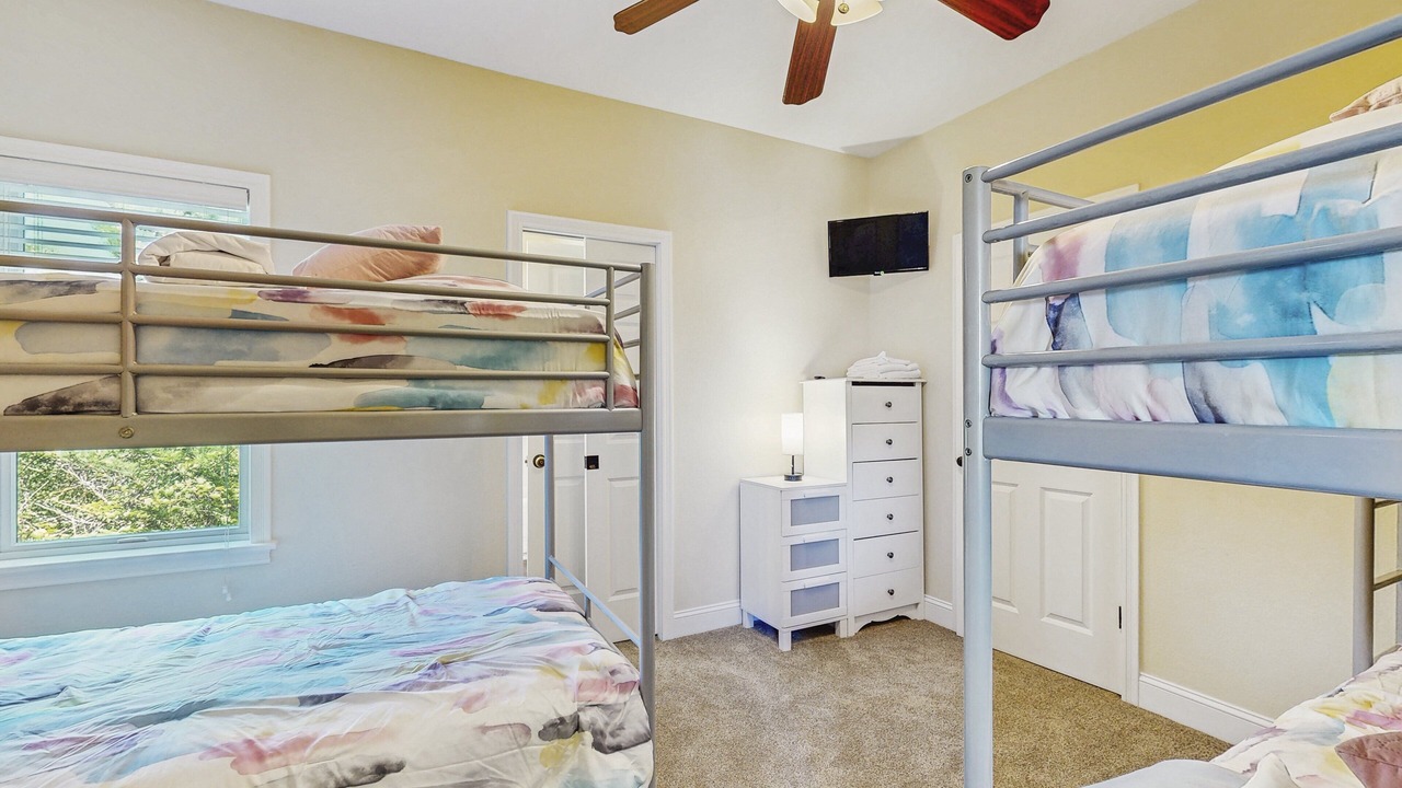 Photo of Bedroom in Waves