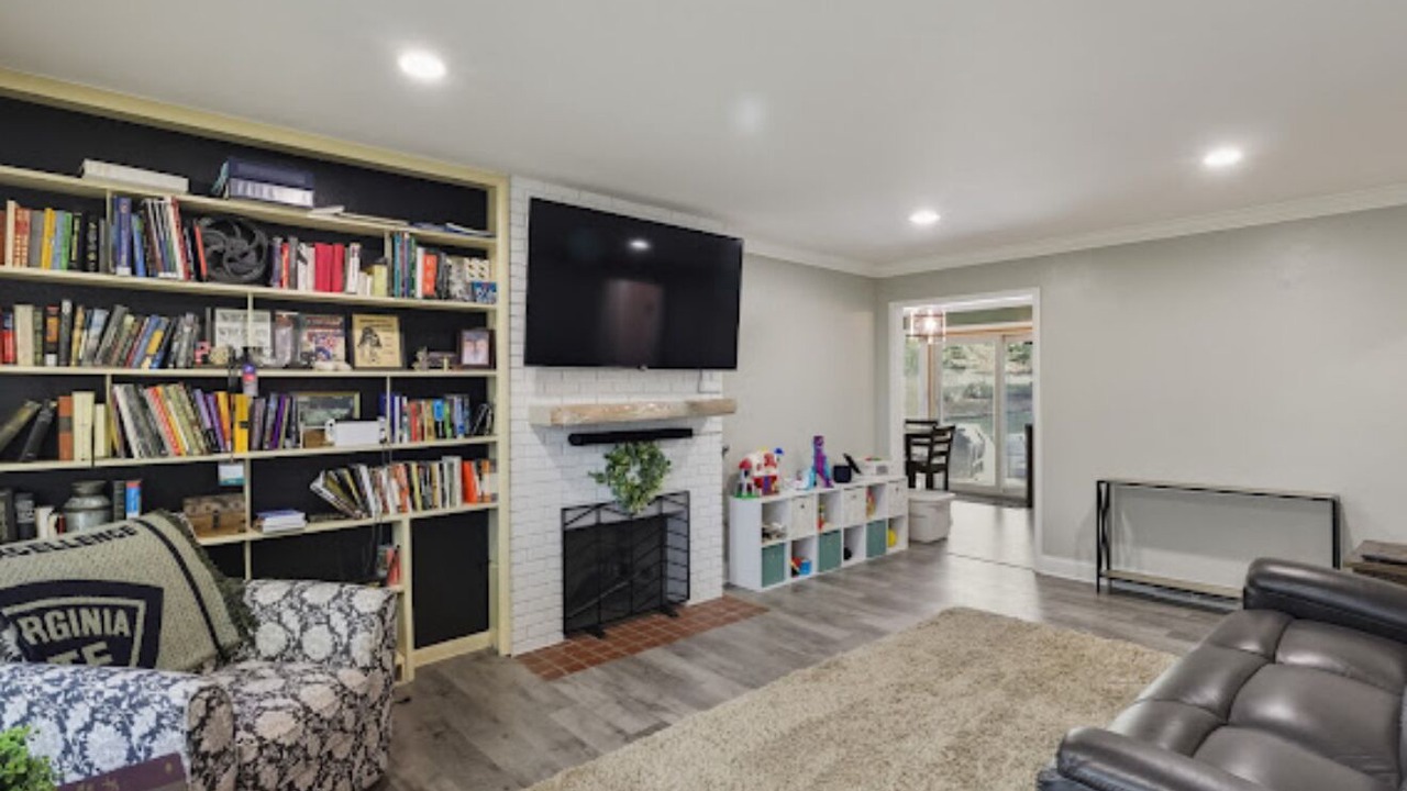 Photo of Livingroom in White Oak