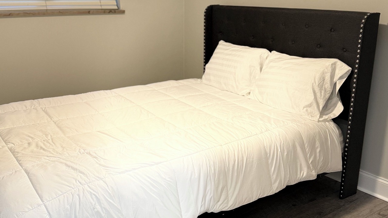 Photo of Bedroom in White Oak