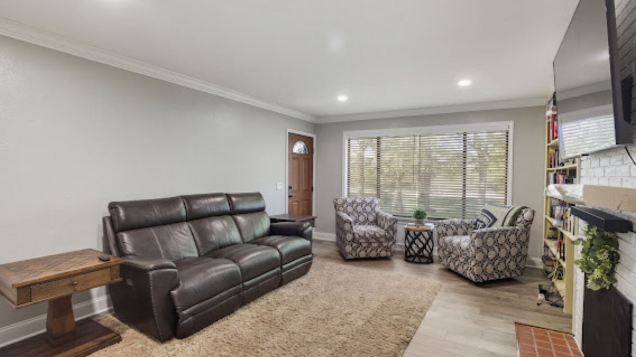 Photo of Livingroom in White Oak