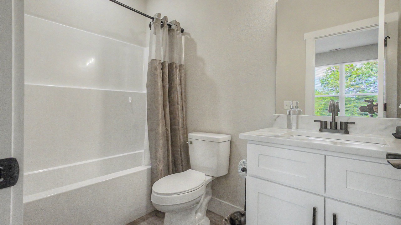 Photo of Bathroom in La Follette
