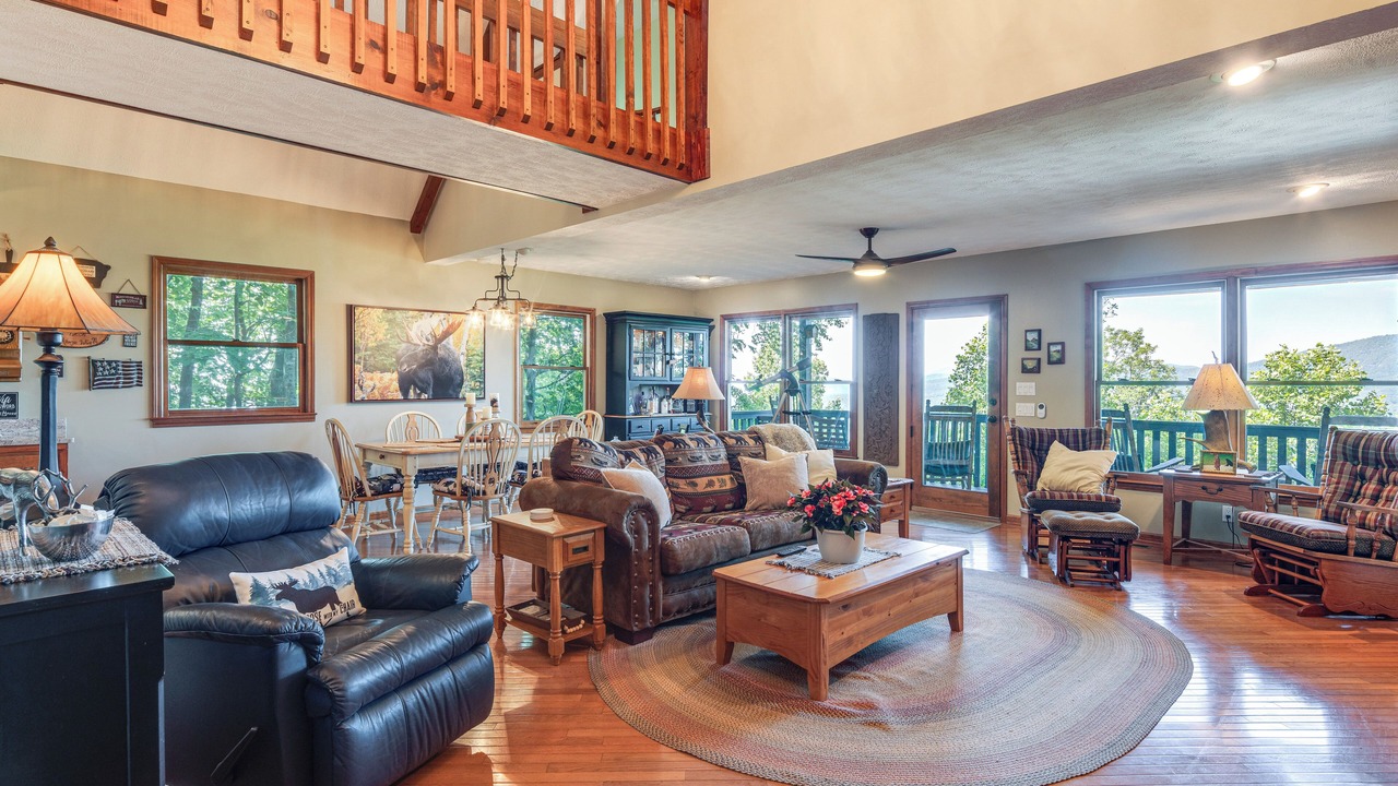Photo of Livingroom in Old Fort