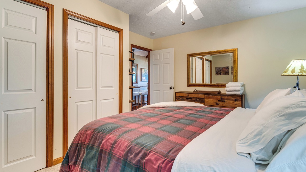 Photo of Bedroom in Old Fort