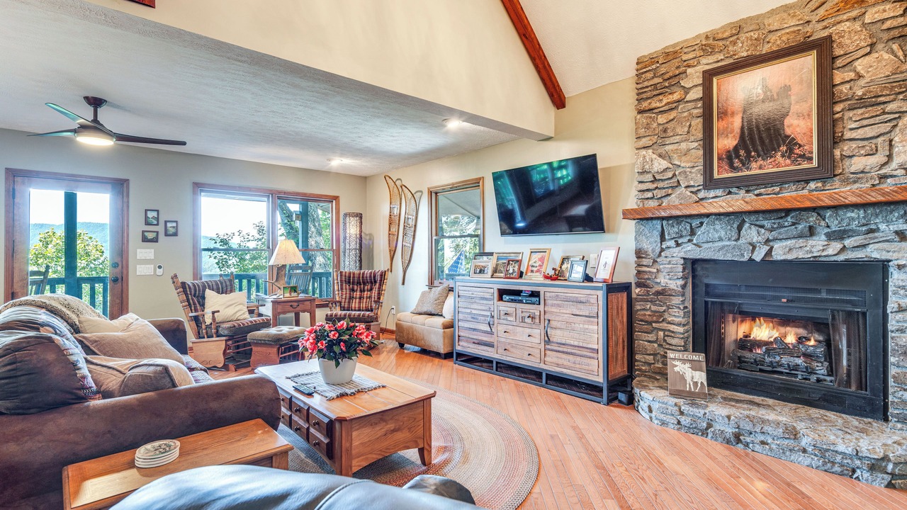 Photo of Livingroom in Old Fort