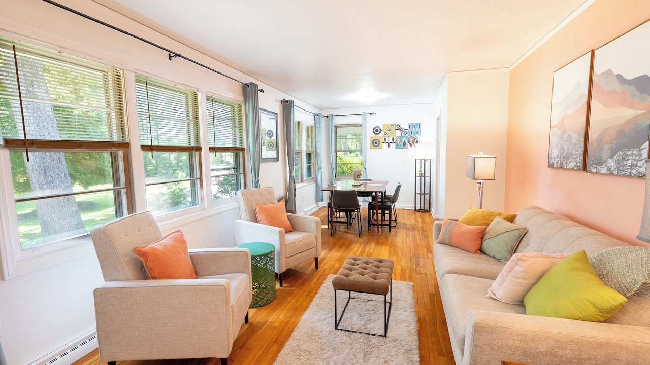 Photo of Livingroom in Travelers Rest