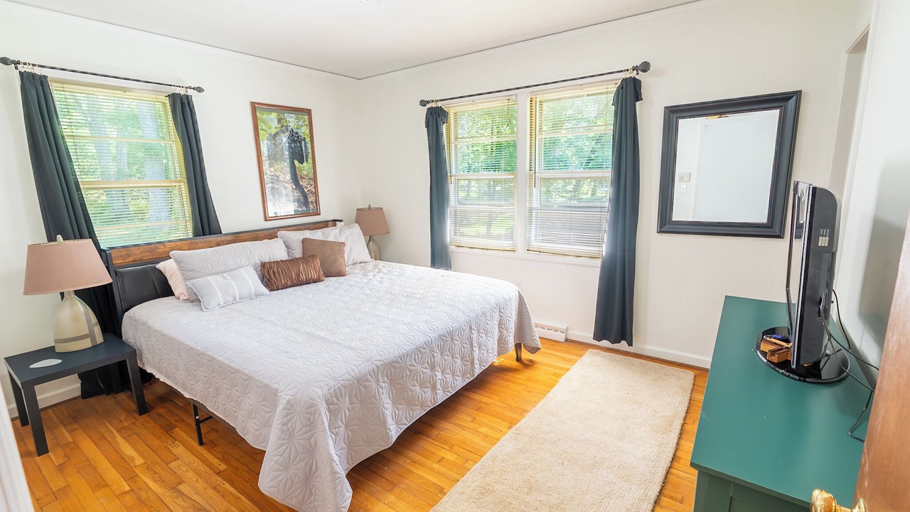Photo of Bedroom in Travelers Rest