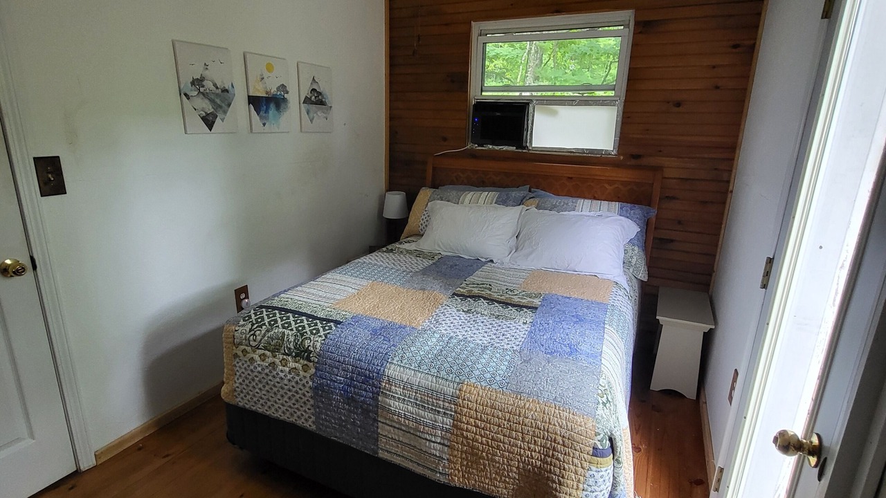Photo of Bedroom in La Follette