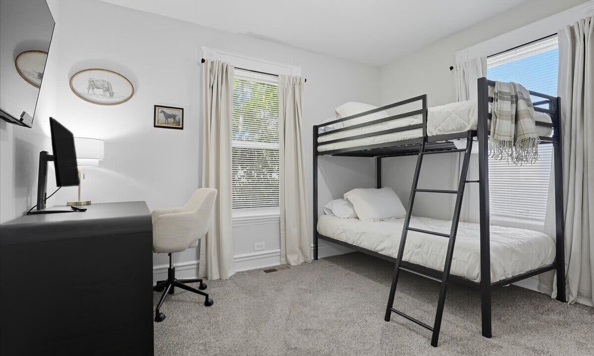Photo of Bedroom in Alcoa