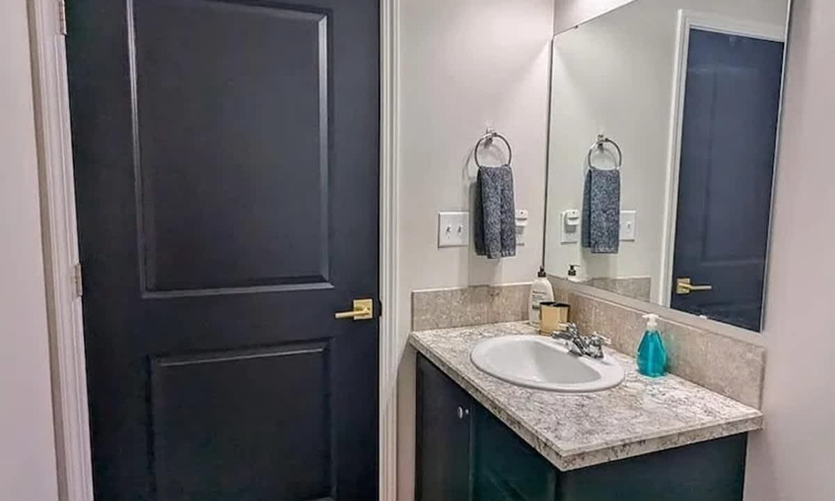 Photo of Bathroom in Court House