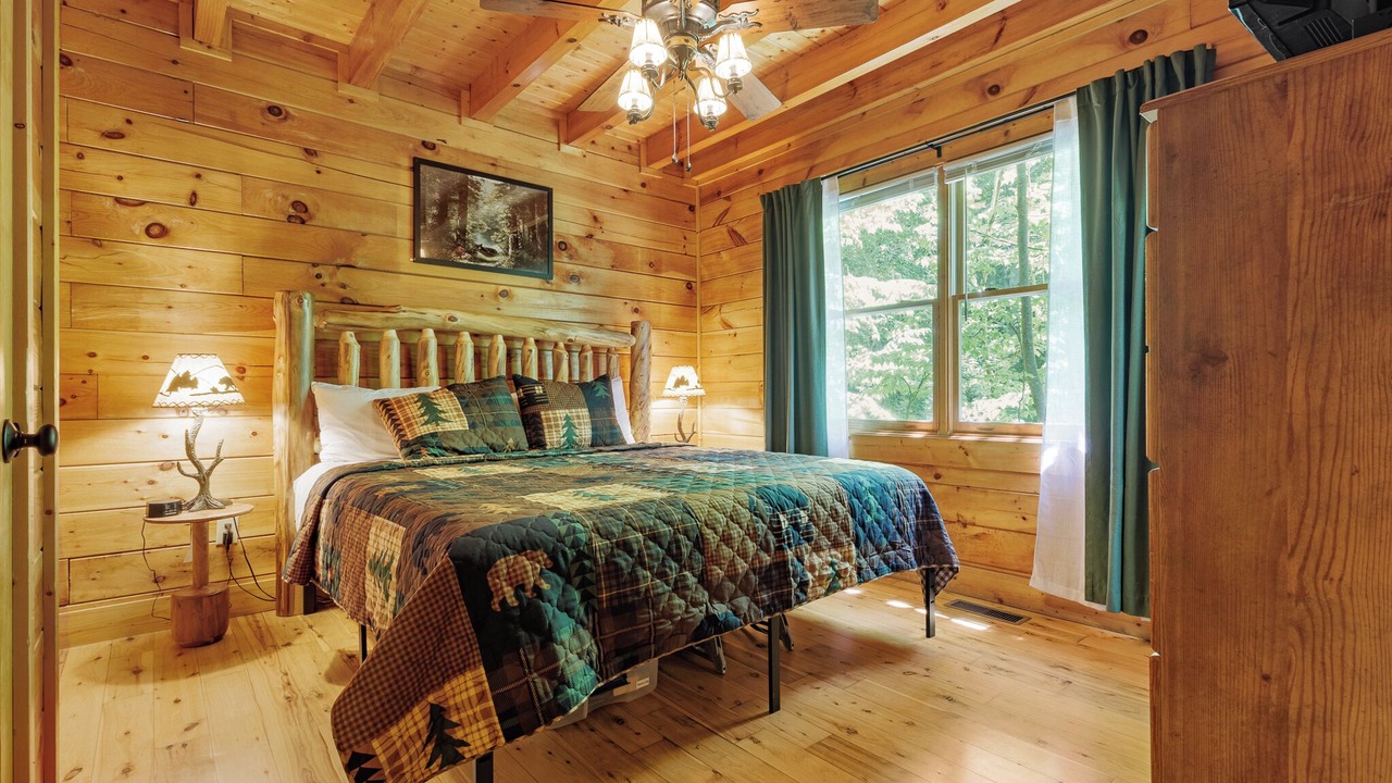 Photo of Bedroom in Black Bear Falls