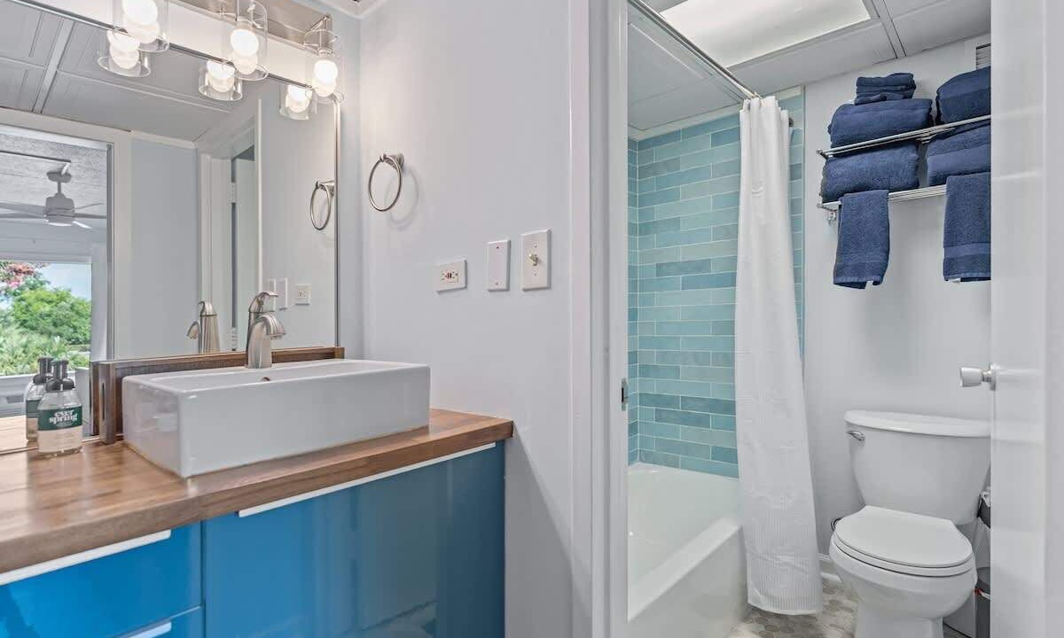 Photo of Bathroom in Airlie