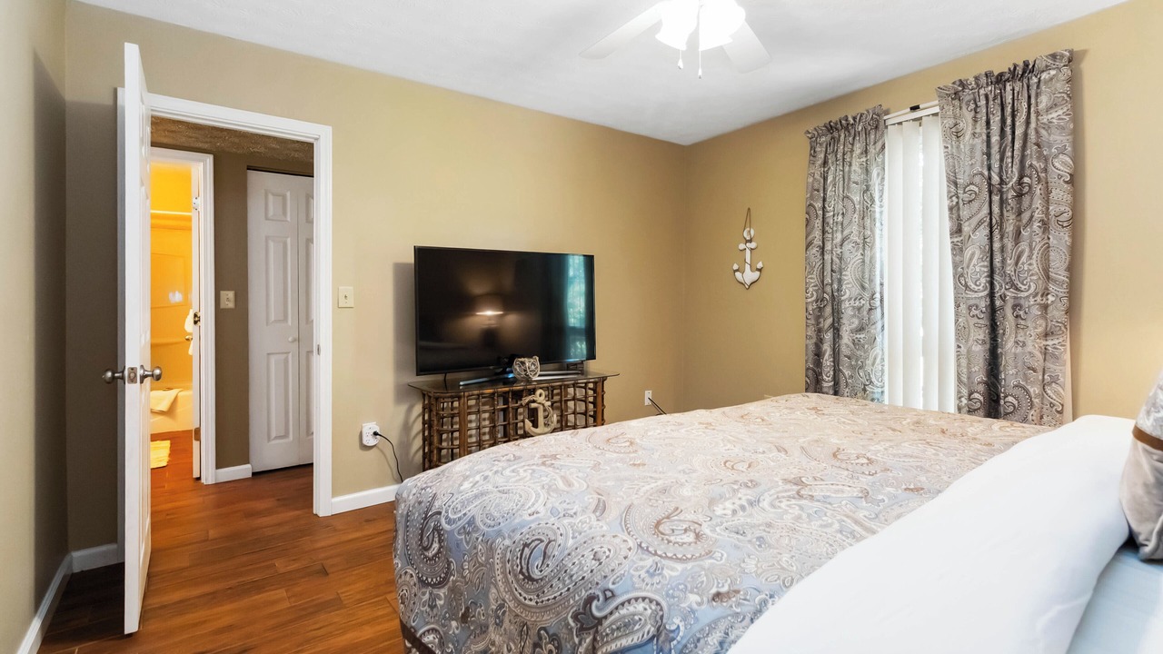 Photo of Bedroom in Bronston