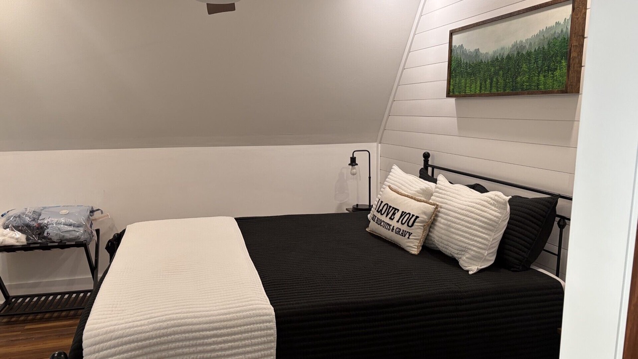 Photo of Bedroom in Beeson
