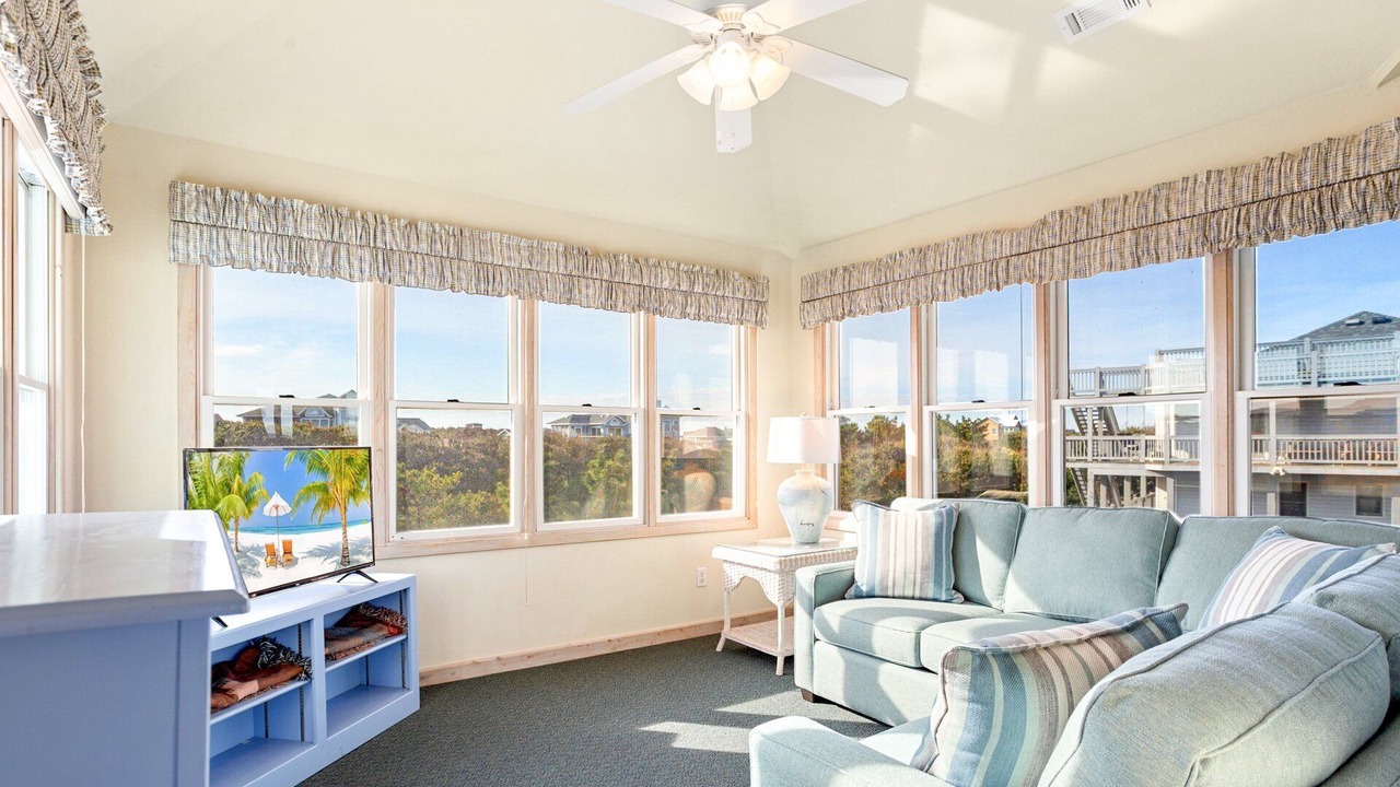 Photo of Bedroom in Whalehead Beach