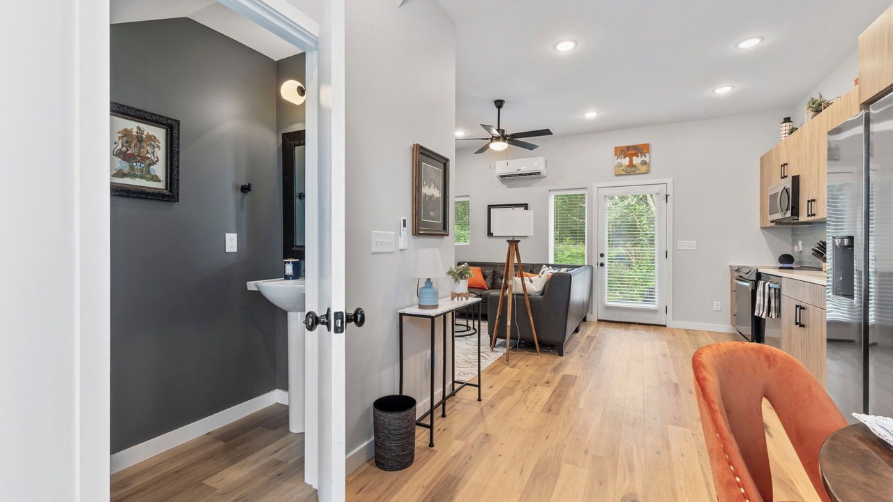 Photo of Livingroom in Knoxville
