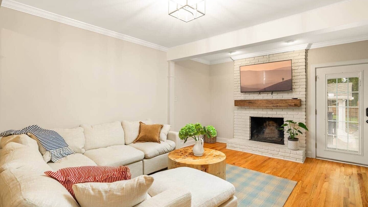 Photo of Livingroom in Knoxville
