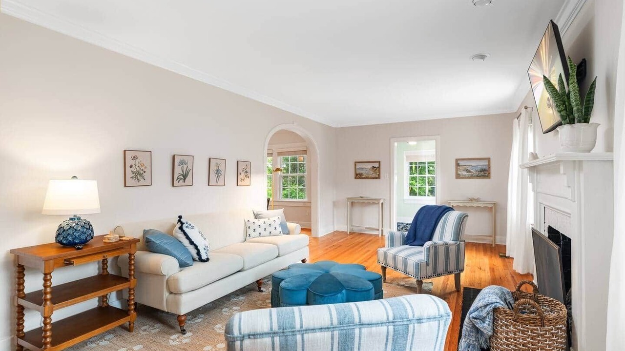 Photo of Livingroom in Knoxville