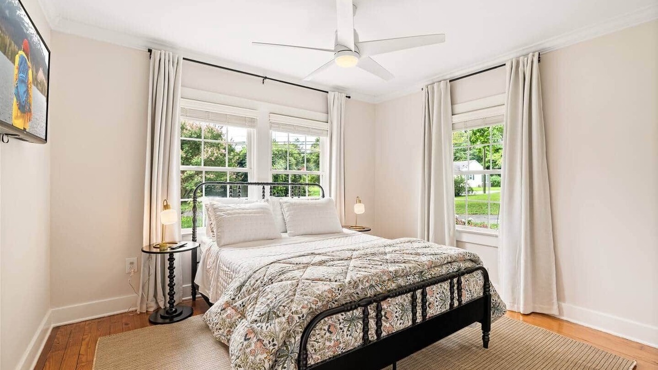Photo of Bedroom in Knoxville