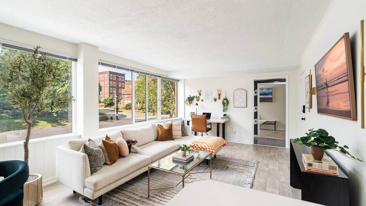 Photo of Livingroom in Downtown Knoxville