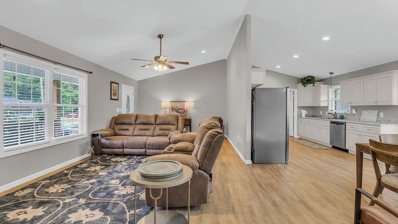 Photo of Livingroom in Jamestown