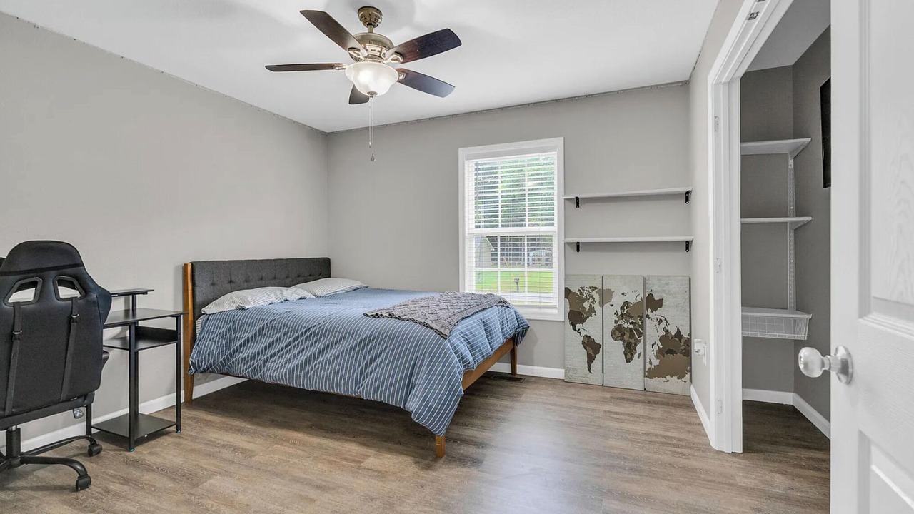 Photo of Bedroom in Jamestown