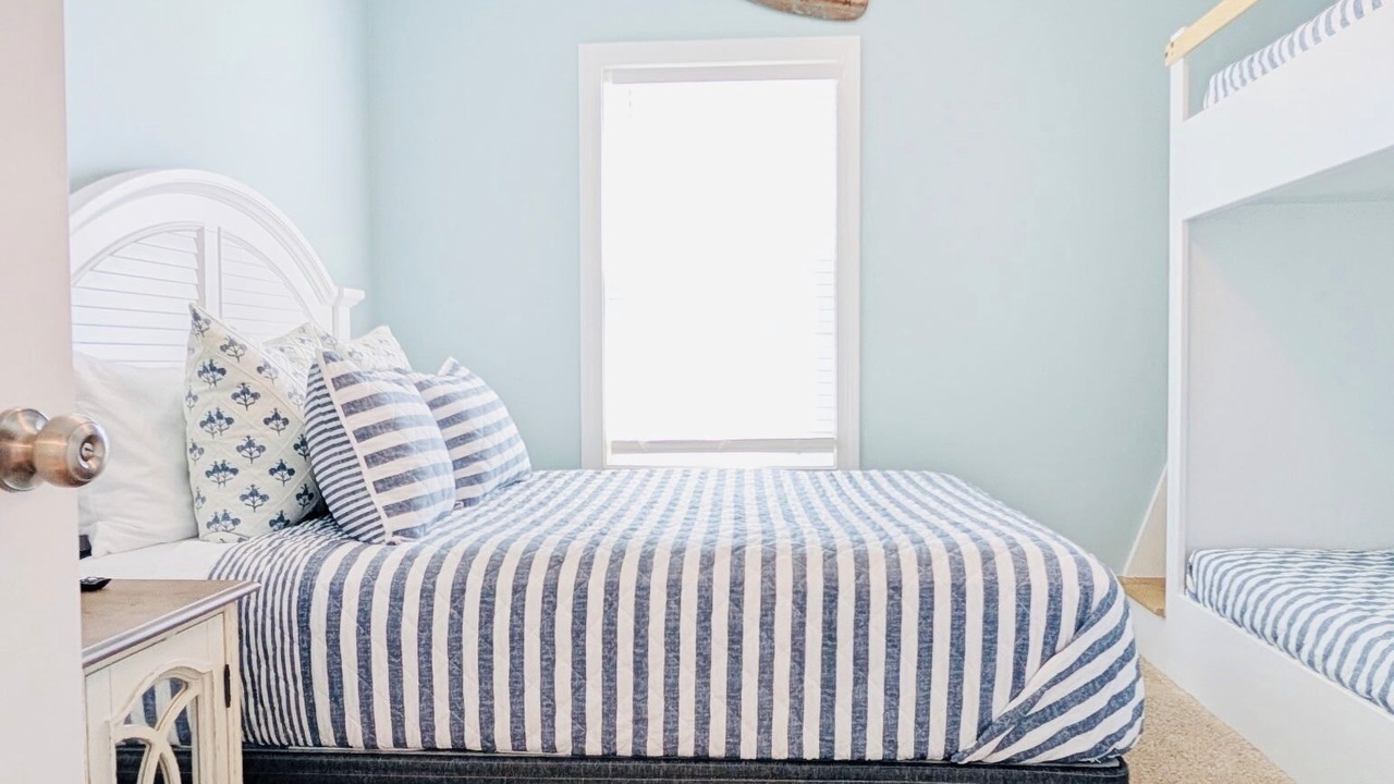 Photo of Bedroom in North Topsail Beach