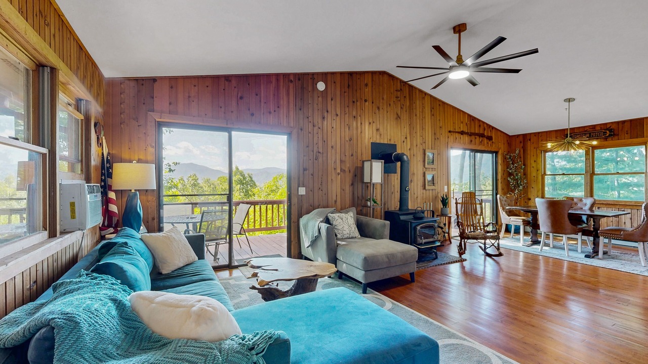 Photo of Livingroom in Waynesville