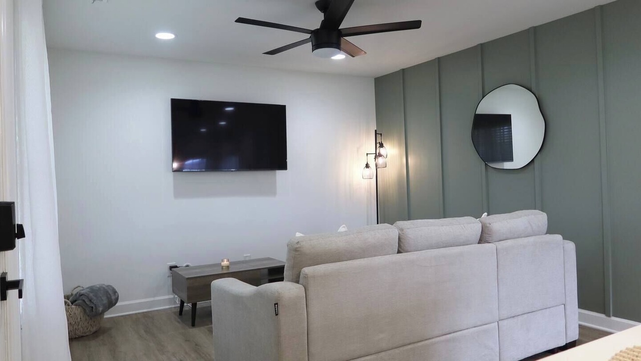 Photo of Livingroom in Burlington