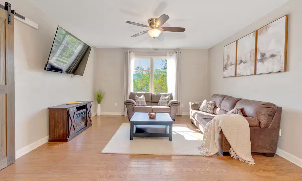Photo of Livingroom in Trenton