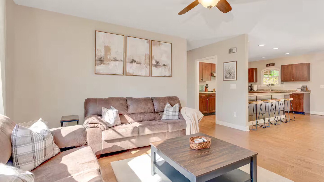 Photo of Livingroom in Trenton
