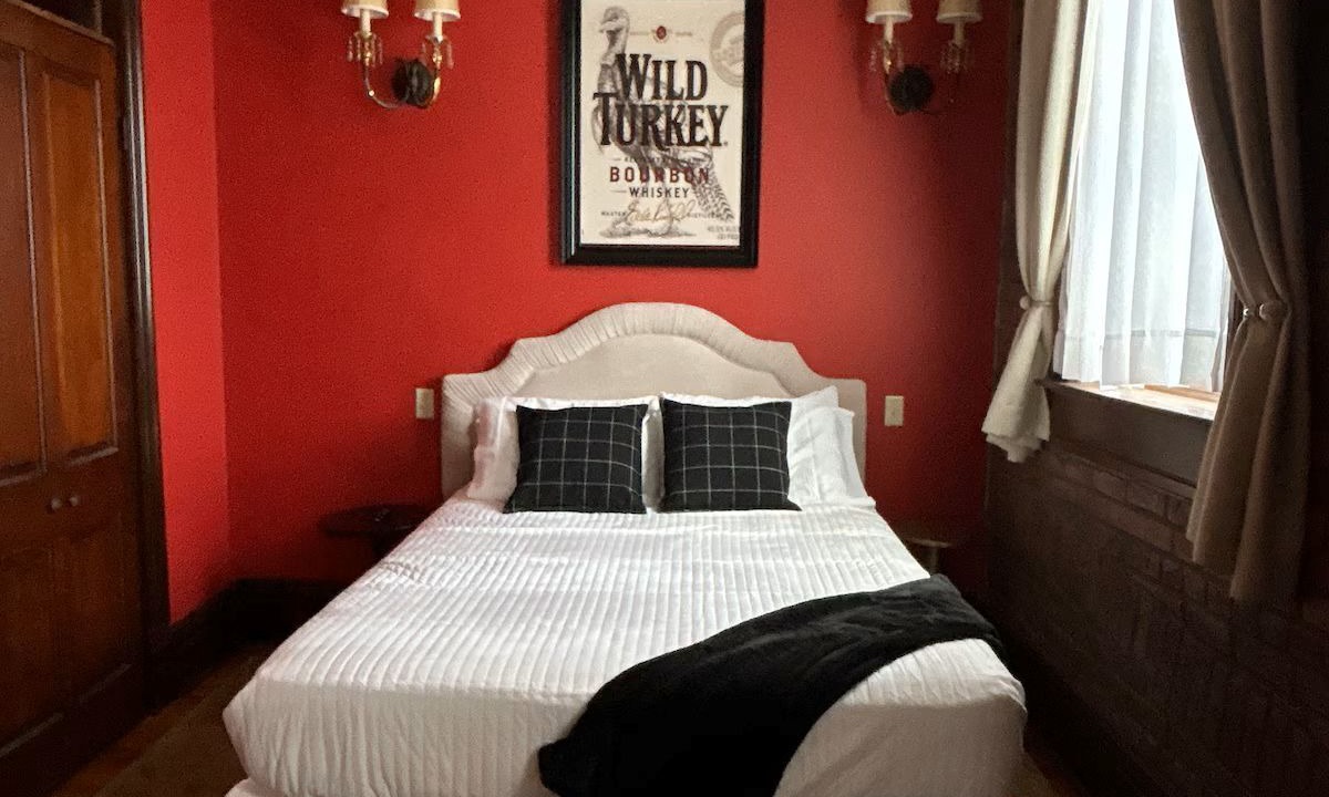 Photo of Bedroom in Lawrenceburg