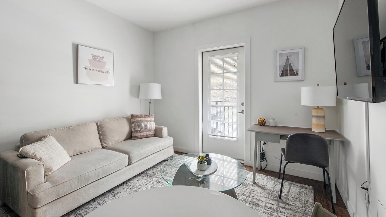 Photo of Livingroom in Church Hill