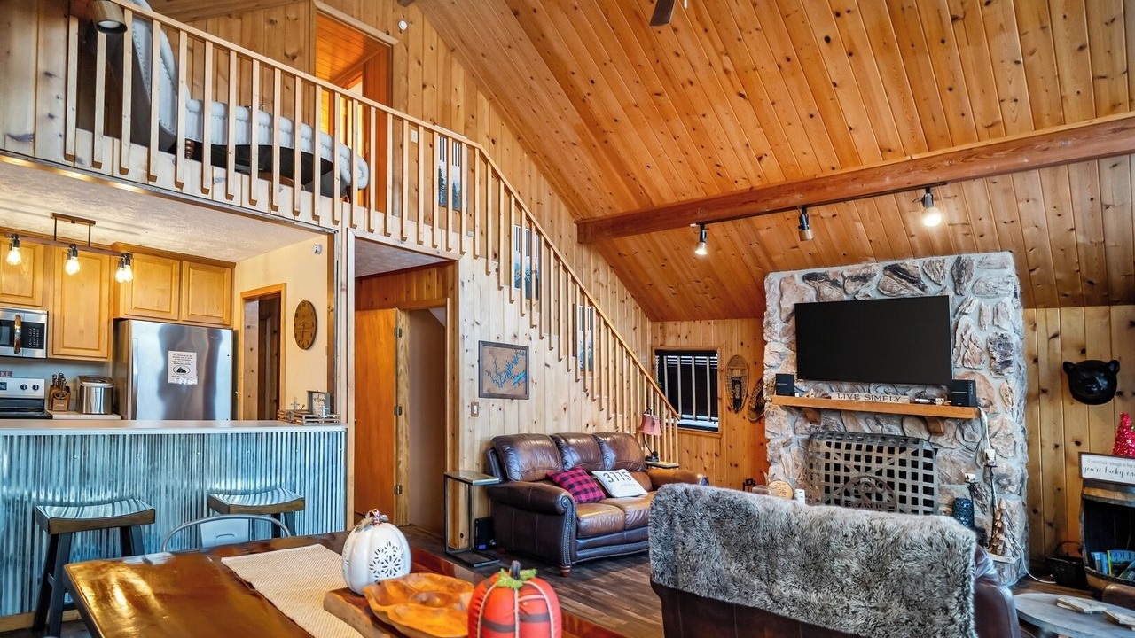 Photo of Livingroom in Big Creek